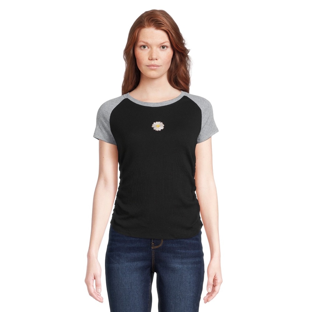 No Boundaries daisy top